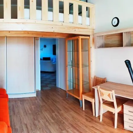 아파트 Gdynia 2 Pokoje, Antresola, Ogrodek 그디니아